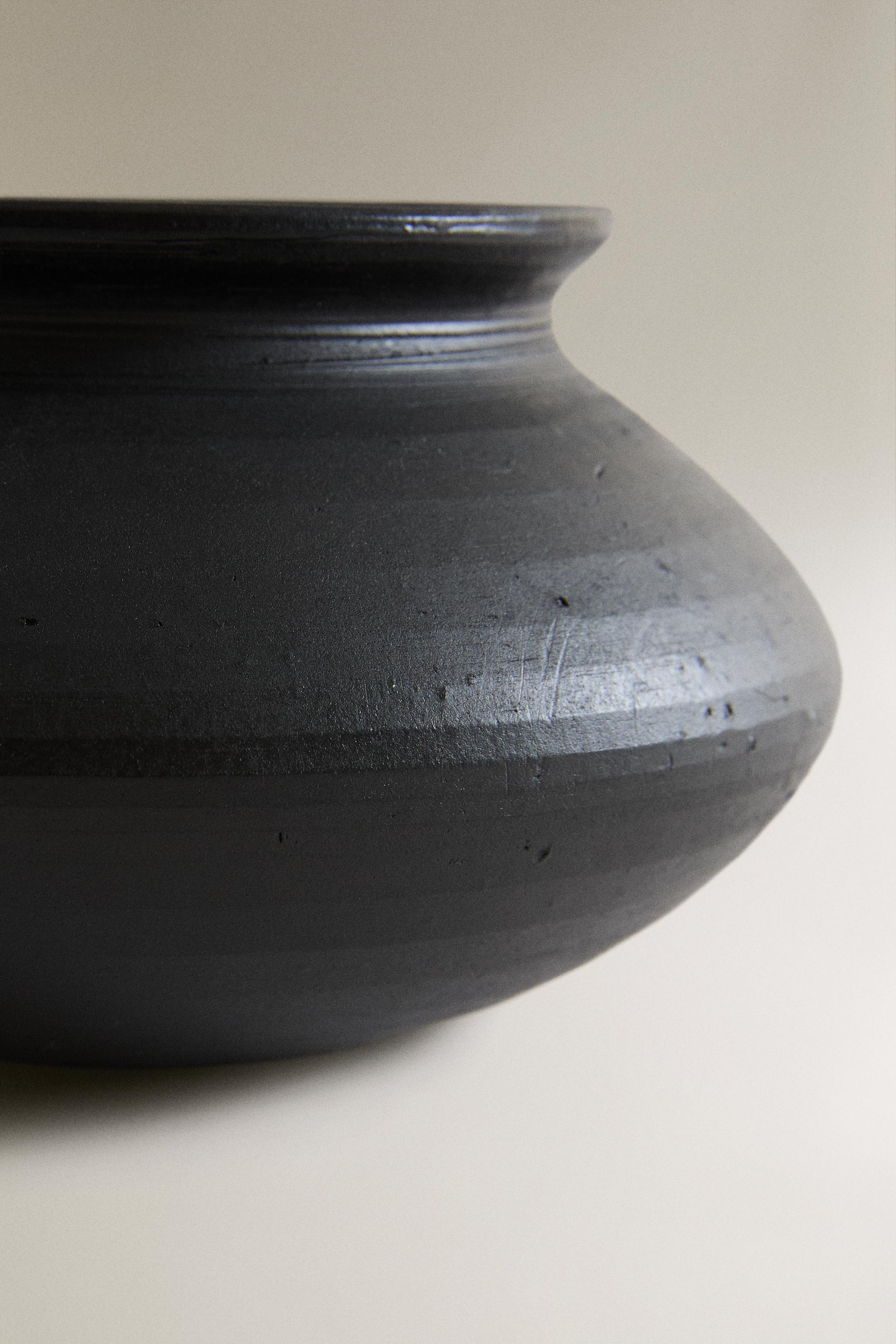 KENZAN OVAL DECORATIVE VASE